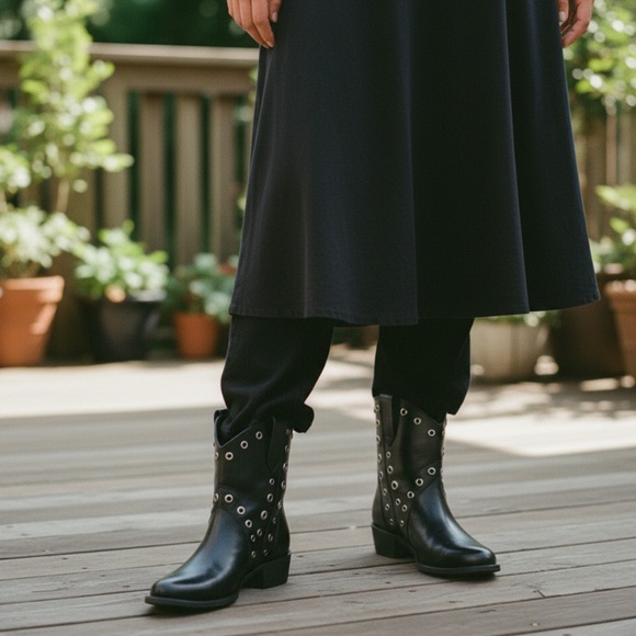 Frye Diana Grommet Cognac Leather Studded Short Moto Pull On Western Ankle Boots - Picture 7 of 16